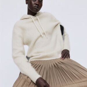 H&M] Soft White Mohair blend Wool Fuzzy Relaxed fit Hoodie Sweater